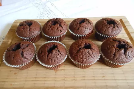 Шоколадные капкейки со сливочной начинкой и ганашем из молочного шоколада: шаг 3