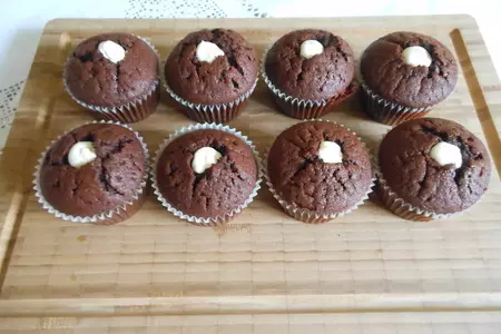 Шоколадные капкейки со сливочной начинкой и ганашем из молочного шоколада: шаг 5