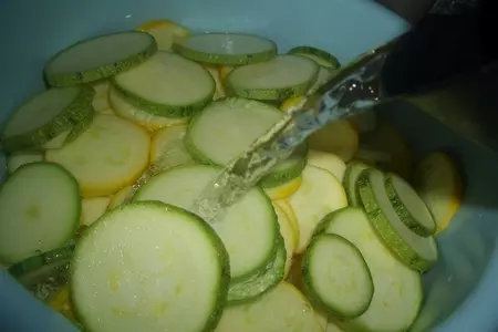 Маринованные кабачки быстрого приготовления.: шаг 2