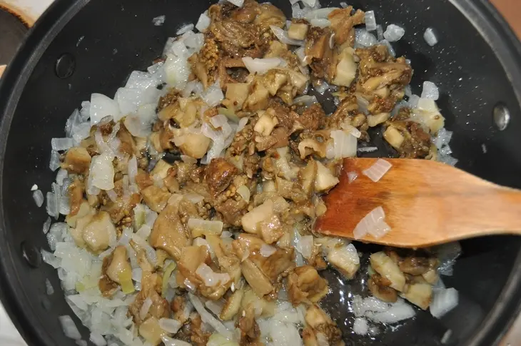 Фаршированные баклажаны,под сырной корочкой: шаг 4