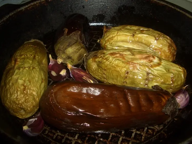 Круглые пирожки с баклажанами и курицей: шаг 4