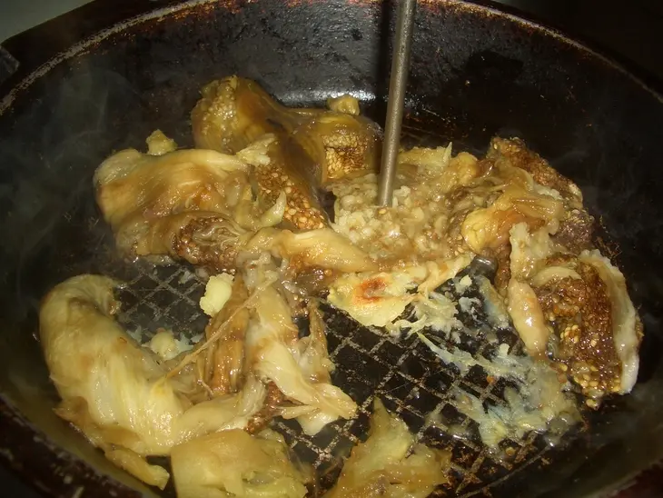 Круглые пирожки с баклажанами и курицей: шаг 5