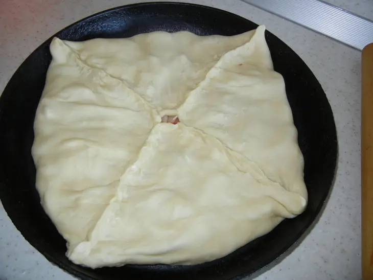 Пирог с курицей (усечённый вариант русского «курника» или татарского «зур белиш»): шаг 3