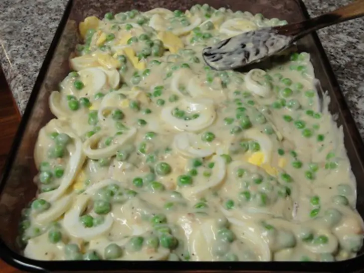 Рыбный пай с зелёным горошком: шаг 6