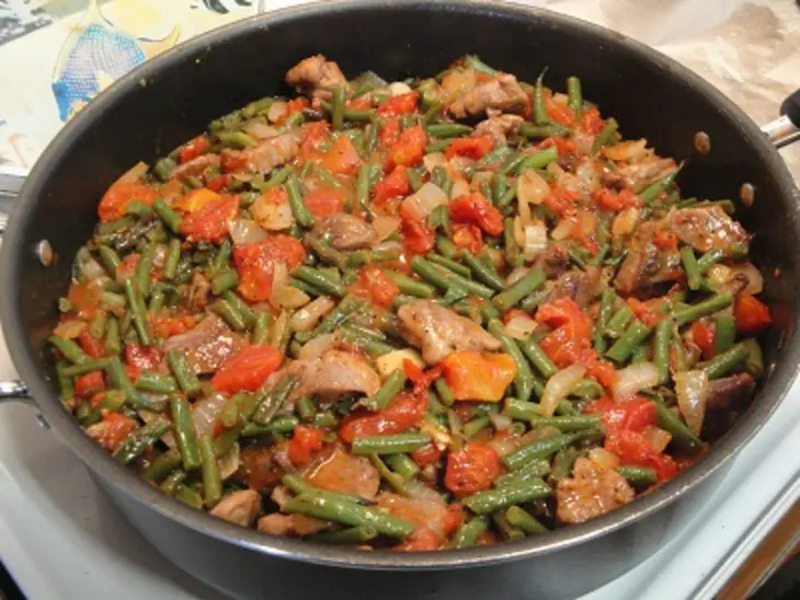 Зелёная фасоль с мясом и аджикой: шаг 5
