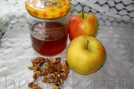 Пирог с яблоками и грецкими орехами на скорую руку: шаг 1