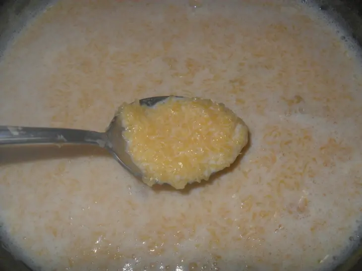 Молочная рисовая каша с тыквой,карамельными орешками и  бананом. дуэль.: шаг 4