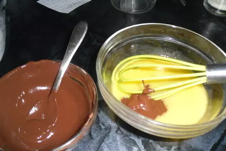 Шоколадный шифоновый торт с сливочным кремом и сюрпризом "озеро эвендим": шаг 4