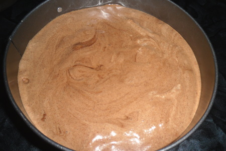 Шоколадный шифоновый торт с сливочным кремом и сюрпризом "озеро эвендим" : шаг 8