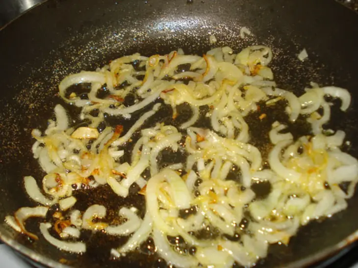 Картофель с розмарином и чесноком: шаг 3
