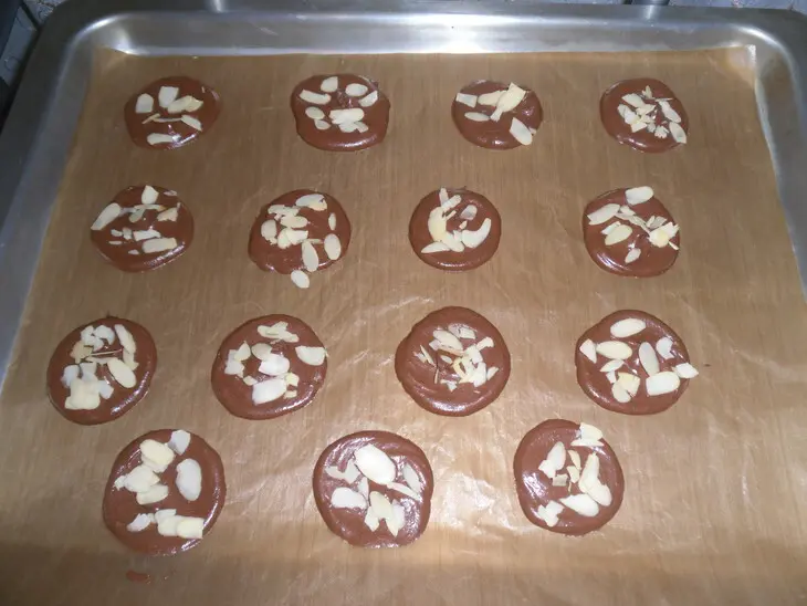 Кофе мокко под кремом шантильи с печеньками-"ракушками". подарок для оксаночки *ogiway*!!!: шаг 6