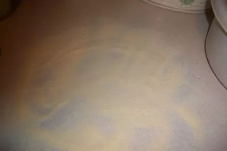 Дрожжевой пирог на манке с мясом,рисом и укропом: шаг 7