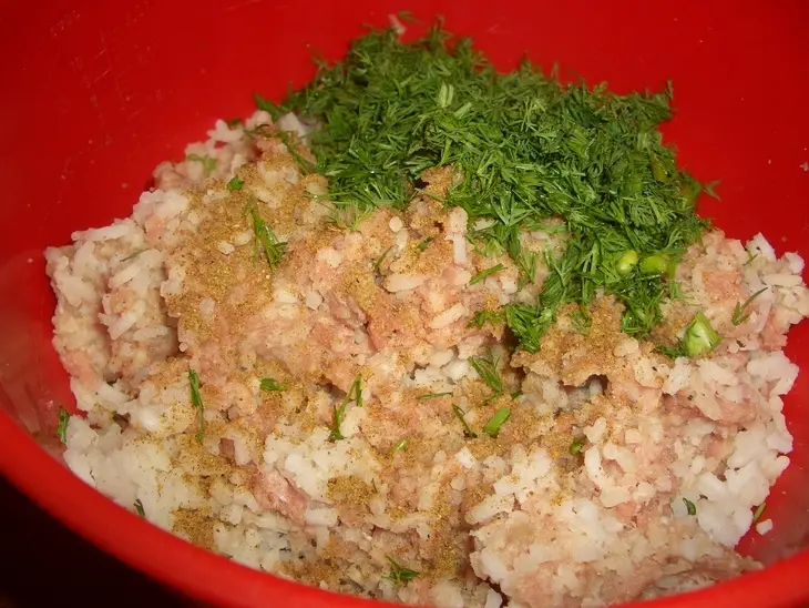 Дрожжевой пирог на манке с мясом,рисом и укропом: шаг 10
