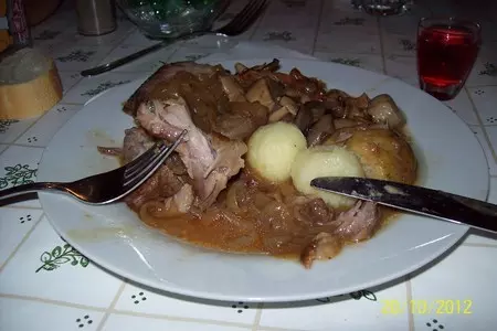 Свинина запечённая с луком в пиве.: шаг 8