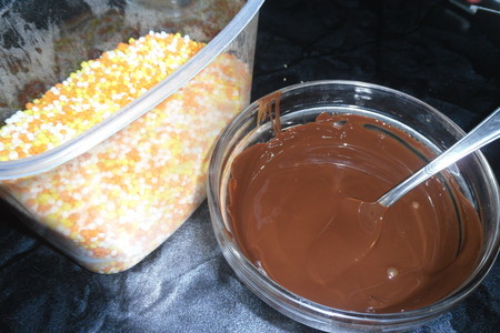 Апельсиновый сливочный десерт с шоколадными хрустяшками и гренадиновым желе "рубины имладриса": шаг 9