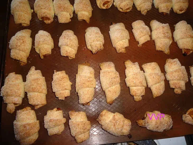 Крошки - рогалики с яблочным джемом: шаг 4