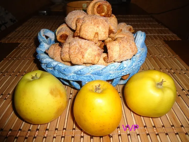 Крошки - рогалики с яблочным джемом: шаг 5