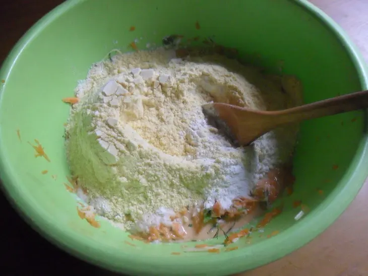Тыквенный хлеб с зелёным луком и сыром: шаг 3