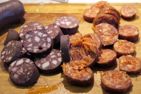 Lentejas con chorizo. (густой чечевичный суп с чоризо и кровяной колбасой): шаг 4