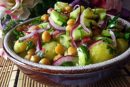 Картофельный салат с нутом и беконом: шаг 6