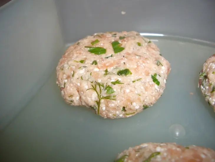 Котлеты рыбные с творогом паровые: шаг 2