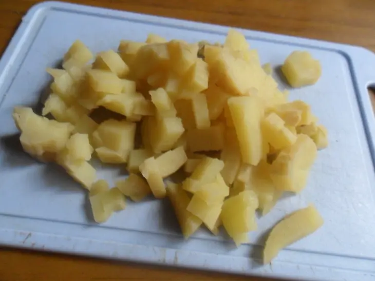 Винегрет с виноградом и орехами: шаг 2