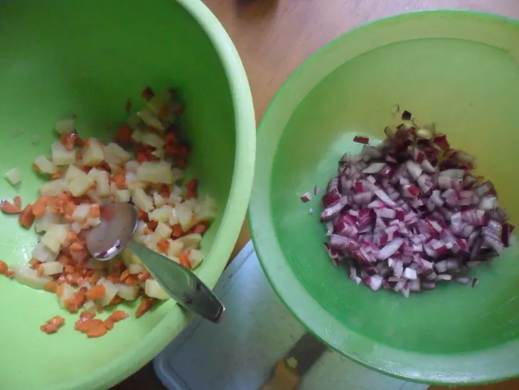 Винегрет с виноградом и орехами: шаг 5