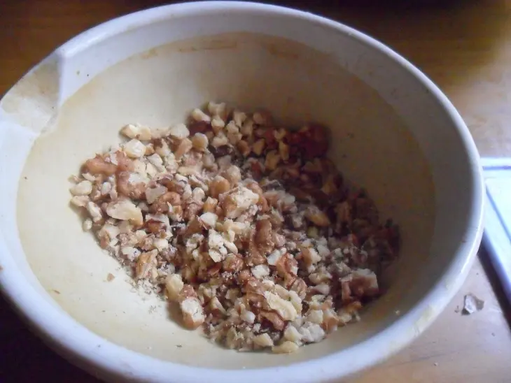 Винегрет с виноградом и орехами: шаг 7