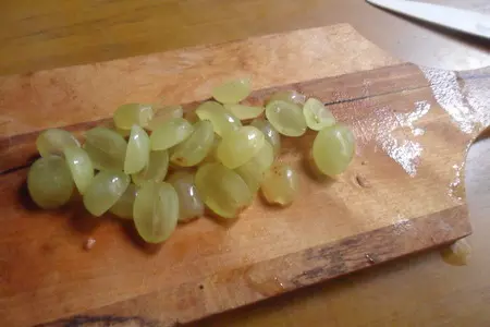 Винегрет с виноградом и орехами: шаг 8
