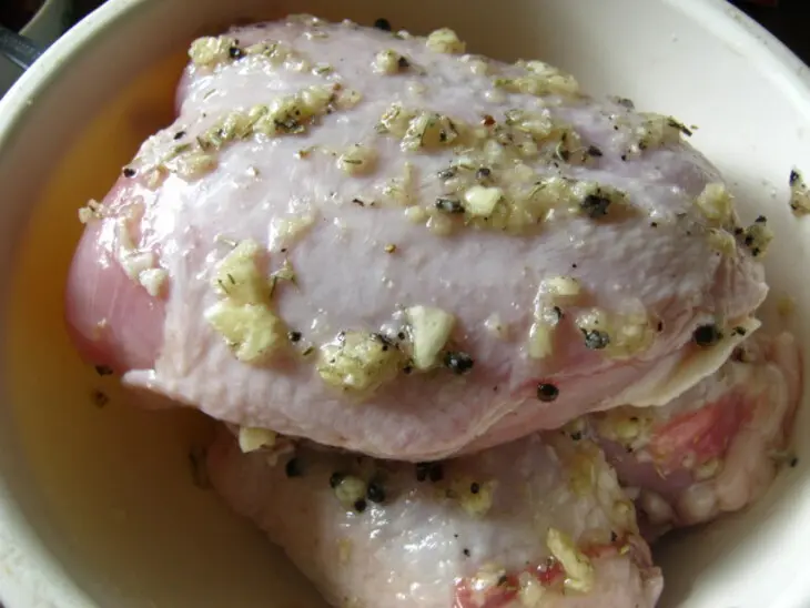Куриные грудки, запеченные с розмарином и чесноком: шаг 4