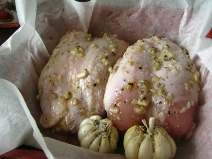 Куриные грудки, запеченные с розмарином и чесноком: шаг 5