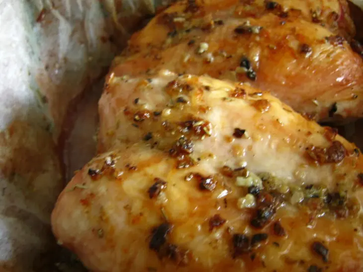 Куриные грудки, запеченные с розмарином и чесноком: шаг 6