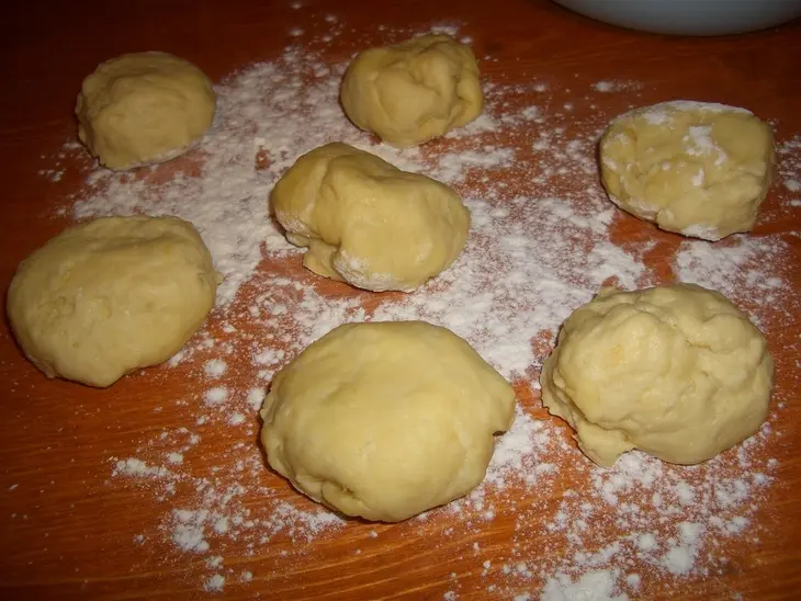 Лепешки с сыром и кинзой: шаг 4