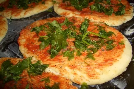 Лепешки с сыром и кинзой: шаг 7