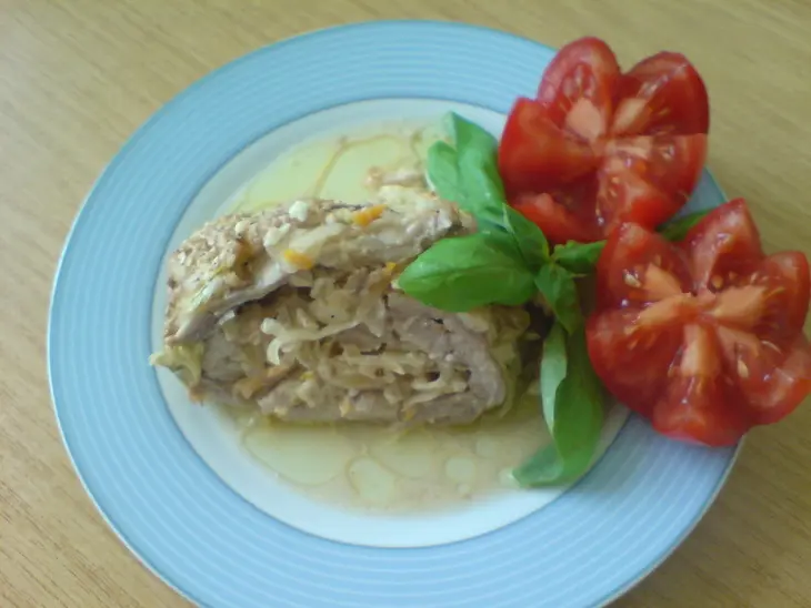 Рулет из курятины с капустной начинкой: шаг 8