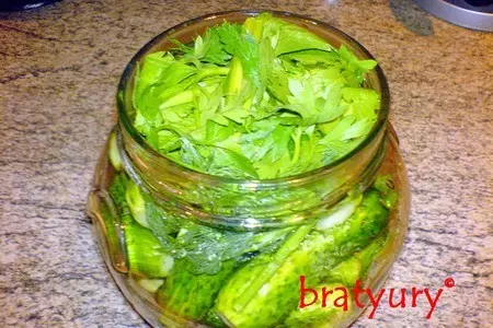 Огурцы, солёные с обрезанными кончиками: шаг 4