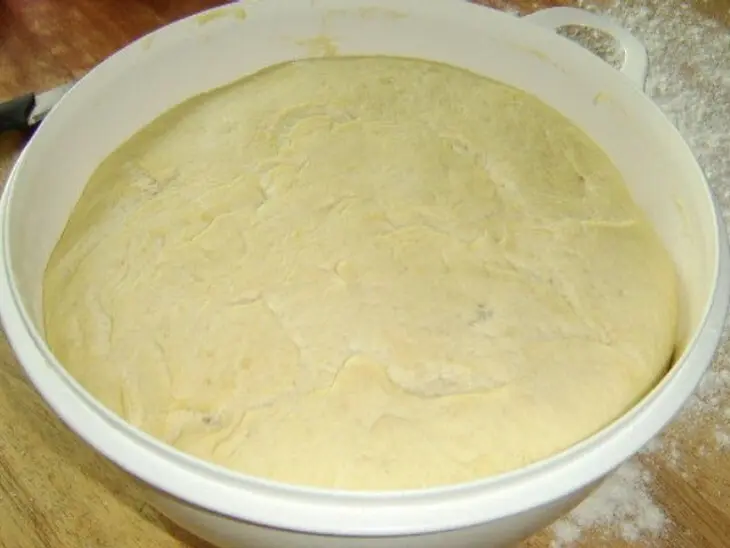 Рогалики с ветчиной и сыром: шаг 1