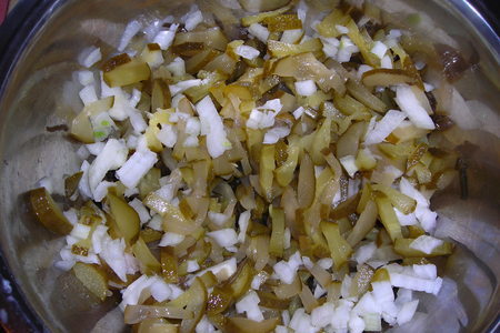 Салат из морской капусты с яйцами  и маринованными огурцами (мой вариант): шаг 3