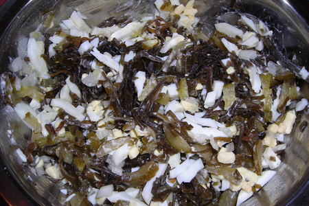 Салат из морской капусты с яйцами  и маринованными огурцами (мой вариант): шаг 5