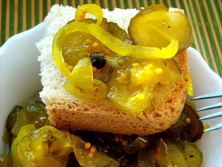 Пикули из огурцов для бутербродов (bread and butter pickles): шаг 9