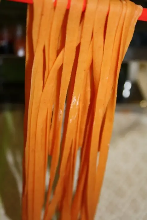 Томатные феттучине- fettuccine.: шаг 4