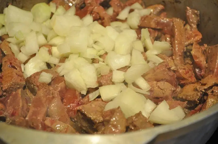 "beef liver with the mixed garnish". печень говяжья со смешанным гарниром.: шаг 8
