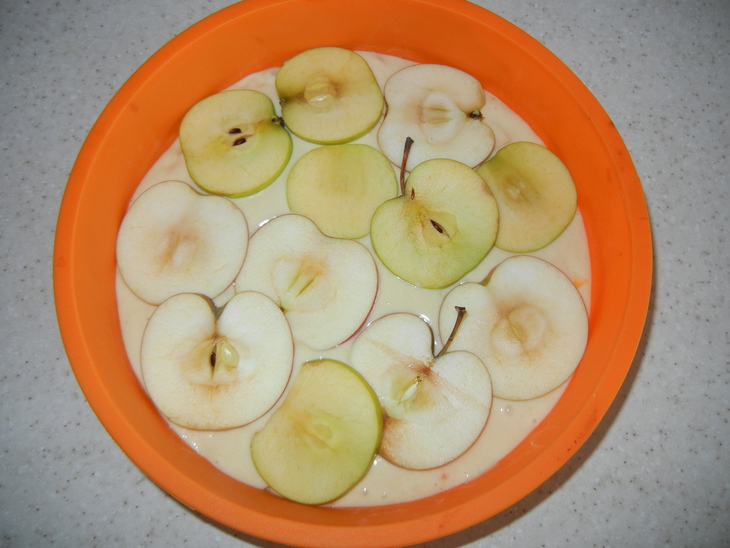Яблочно-тыквенный бисквитный пирог «осень вдруг напомнила душе о самом главном»  : шаг 5