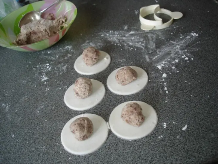 Ботамочи. японские пирожные из рисовой муки и фасолевой, сладкой пасты адзуки.: шаг 6
