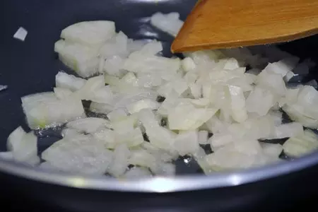 Салат из зеленой чечевицы с черносливом.: шаг 2