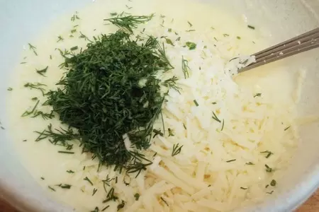 Оладьи на йогурте с сыром и зеленью.: шаг 3