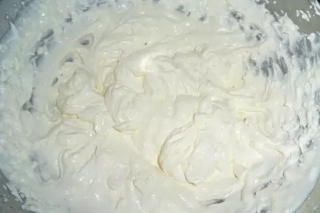 Десерт из малинового винного желе с яблочными чипсами и сливками "малиновые страсти"!: шаг 22