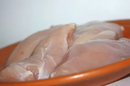 Курица тушеная с яблоками.: шаг 2