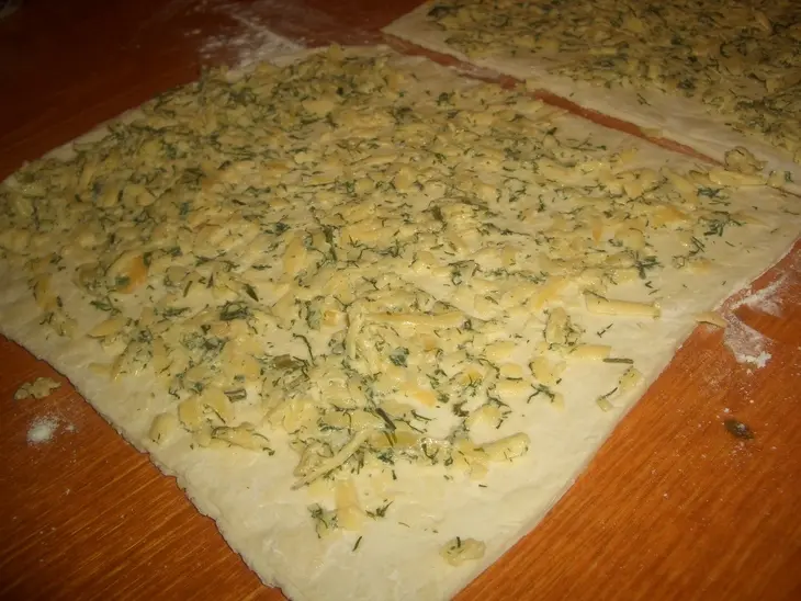 Закусочные завитушки с сыром и красной рыбой: шаг 5
