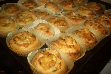 Закусочные завитушки с сыром и красной рыбой: шаг 9